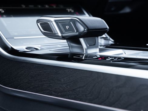 Certified 2022 Audi A8 L 3.0T w/ Executive Package image 19