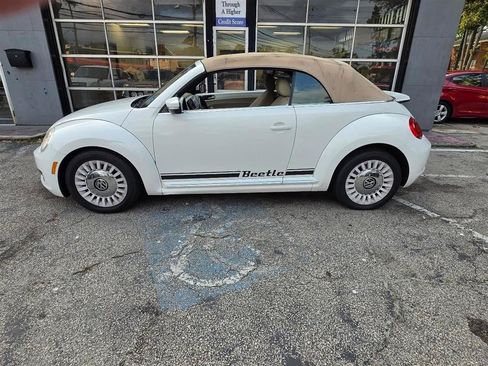 Used 2014 Volkswagen Beetle 2.5 FWD image 4