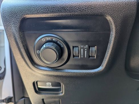 Used 2021 Jeep Grand Cherokee L Laredo w/ Luxury Tech Group I image 16