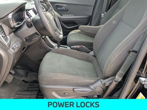 Used 2022 Chevrolet Trax LS image 15