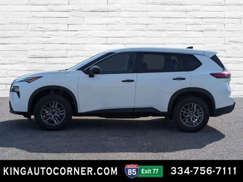 Used 2024 Nissan Rogue S image 10