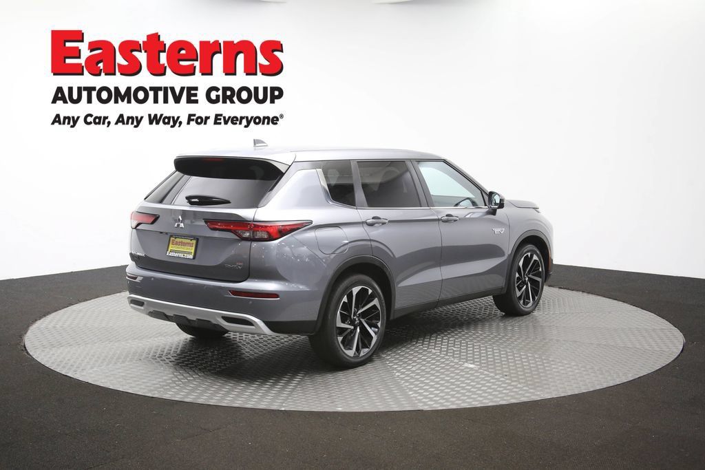 Used 2023 Mitsubishi Outlander SE AWD/4WD image 43