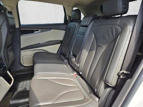Used 2019 Lincoln Nautilus Select w/ Cargo Utility Package FWD image 19