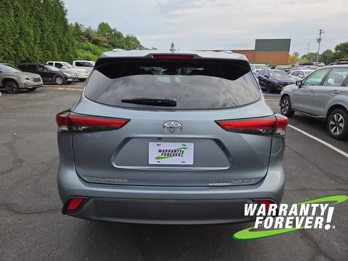 Used 2021 Toyota Highlander XLE AWD/4WD image 6