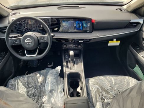New 2026 Nissan Kicks SV w/ Charging Package FWD image 11
