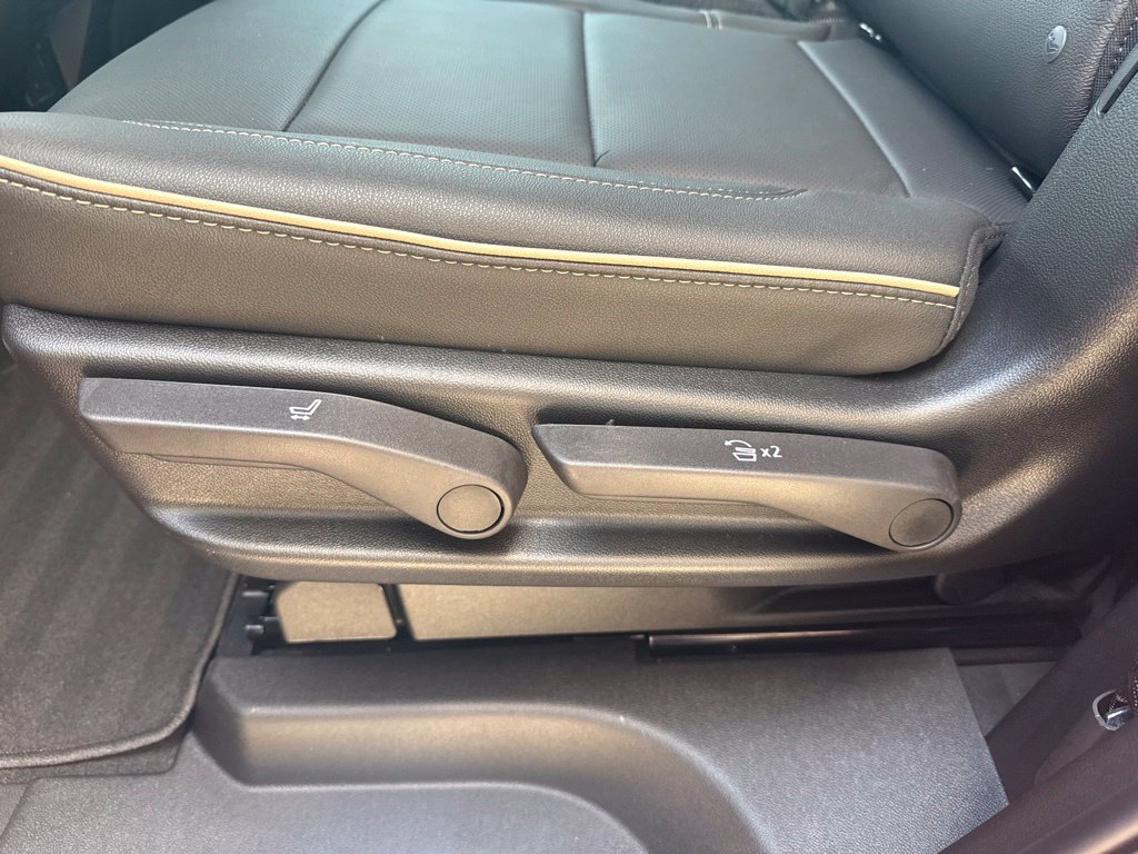 Used 2026 GMC Yukon Elevation AWD/4WD image 19