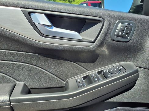 Used 2023 Ford Escape Platinum AWD/4WD image 16