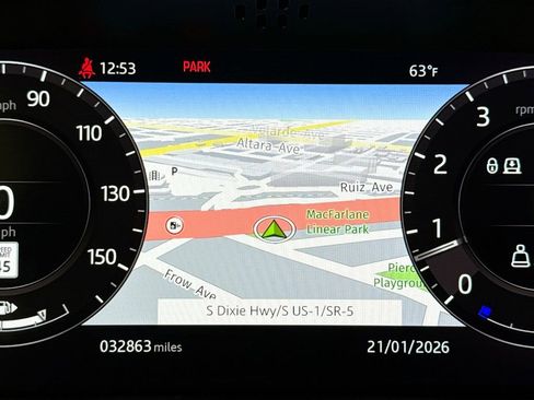 Used 2021 Land Rover Range Rover Sport HST image 11