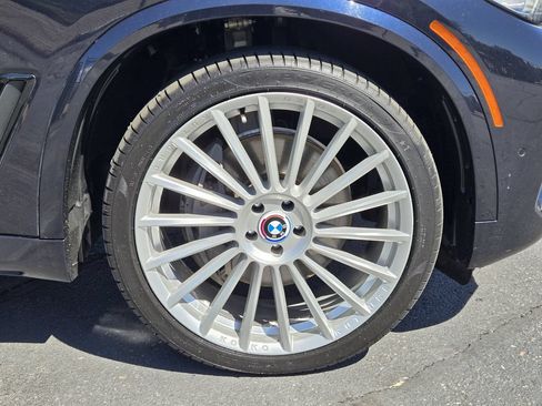 Used 2019 BMW X5 xDrive50i w/ M Sport Package AWD/4WD image 11