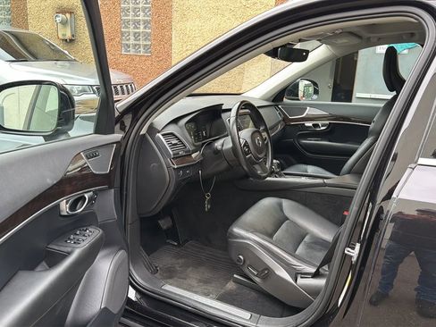 Used 2019 Volvo XC90 T5 Momentum AWD/4WD image 22