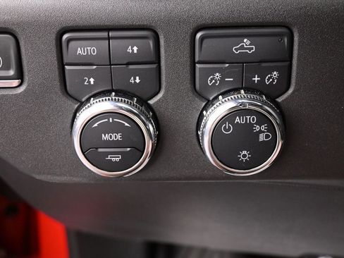 Used 2023 GMC Sierra 1500 SLE AWD/4WD image 35