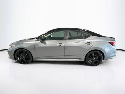 Certified 2022 Nissan Sentra SR w/ Midnight Edition image 8
