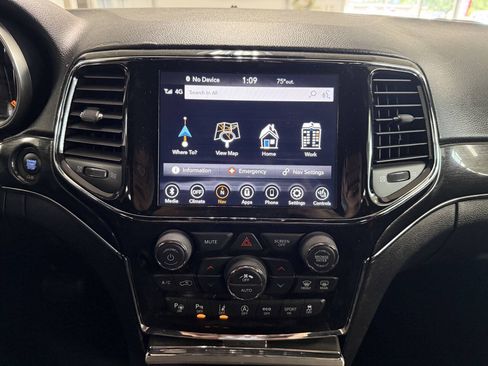 Used 2021 Jeep Grand Cherokee Trailhawk w/ Premium Lighting Group AWD/4WD image 16