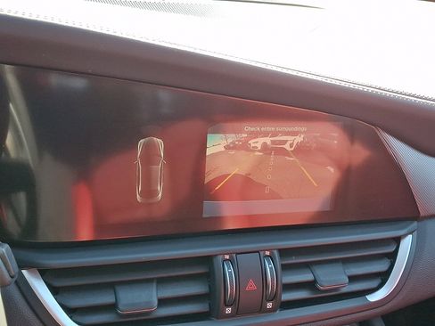 Used 2022 Alfa Romeo Giulia Veloce image 19