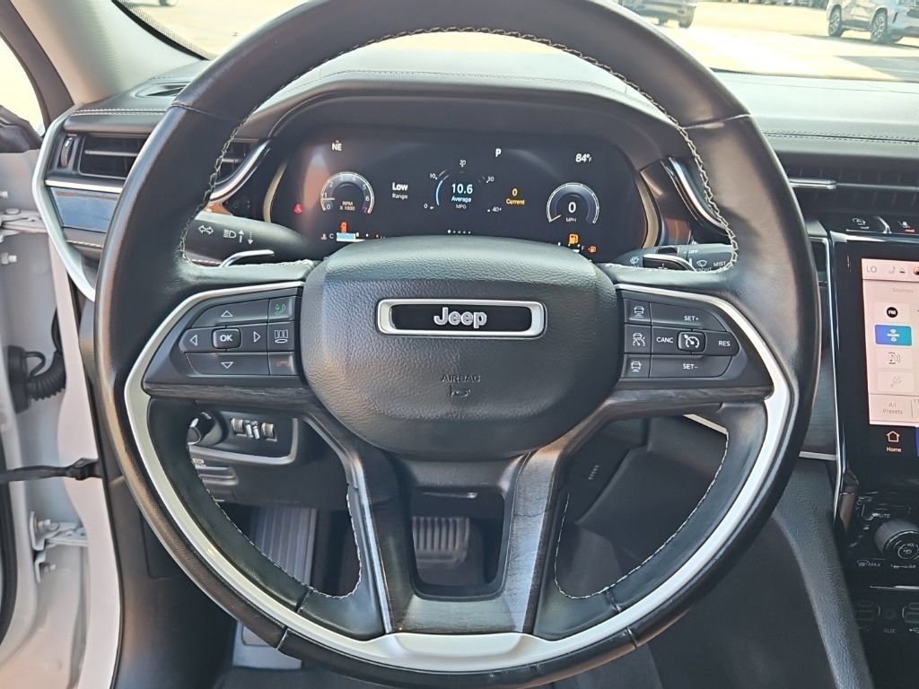 Used 2022 Jeep Grand Cherokee L Limited w/ Black Appearance Package RWD image 10