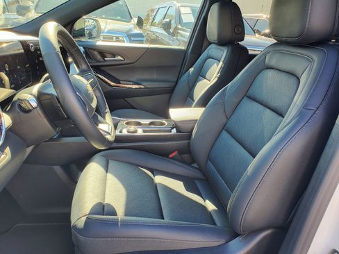 Used 2026 Chevrolet Equinox LT w/ Convenience Package II FWD image 20