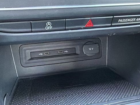 Used 2021 Volkswagen Atlas Cross Sport SE image 30