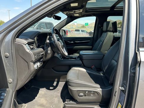 Used 2021 GMC Yukon XL Denali w/ Denali Ultimate Package AWD/4WD image 9