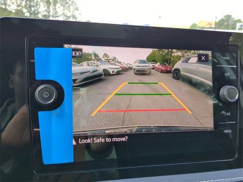 New 2025 Volkswagen Taos SEL image 29