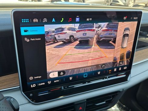 New 2026 Volkswagen Tiguan SEL R-Line AWD/4WD image 9