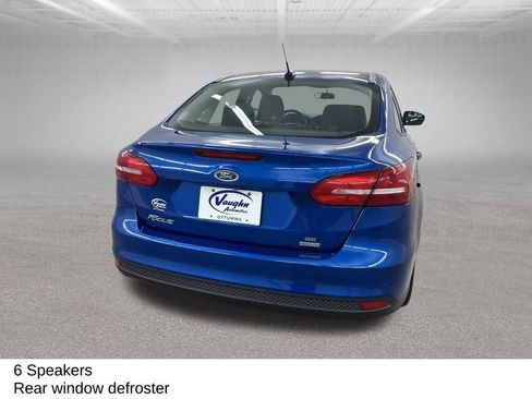 Used 2018 Ford Focus SE w/ SE Appearance Package FWD image 12