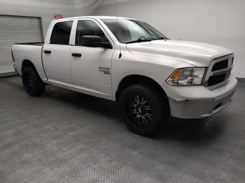 Used 2022 RAM 1500 Classic SLT RWD image 11