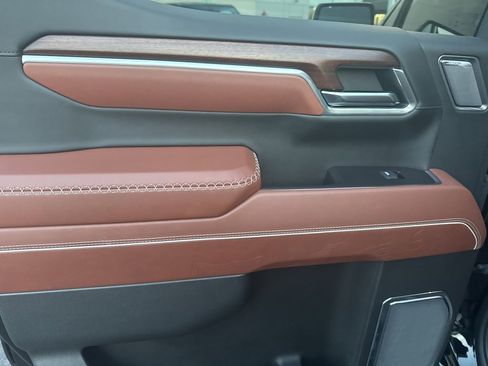 Used 2025 GMC Sierra 1500 Denali Ultimate image 14