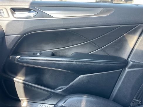 Used 2018 Lincoln MKC Premiere image 30