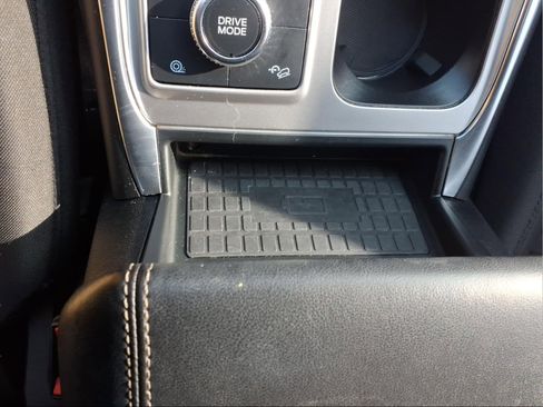 Used 2020 Ford Explorer XLT image 14