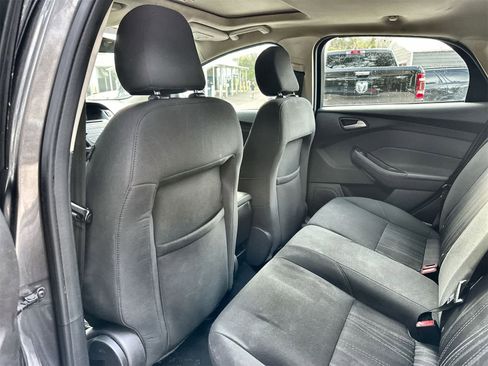 Used 2016 Ford Focus SE image 12