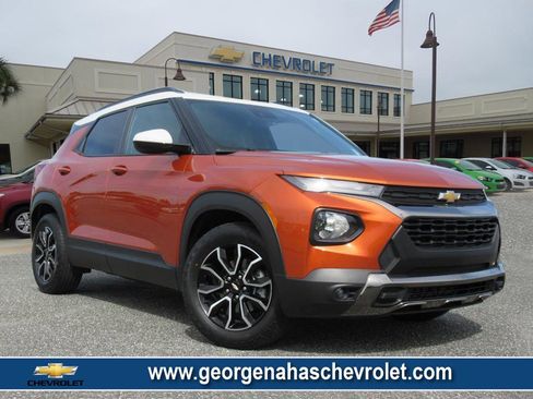 Used 2023 Chevrolet TrailBlazer ACTIV w/ Sun and Liftgate Package image 1