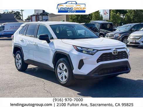 Used 2024 Toyota RAV4 LE FWD image 5
