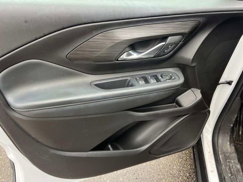 Used 2024 GMC Terrain SLE image 15