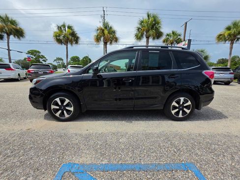 Used 2018 Subaru Forester 2.5i Limited AWD/4WD image 2