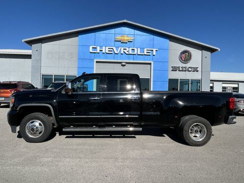 Used 2018 GMC Sierra 3500 Denali w/ Duramax Plus Package image 4