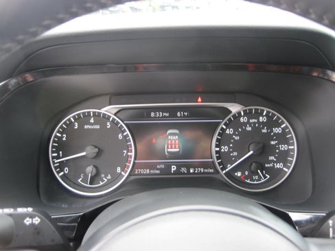 Used 2025 Nissan Pathfinder SV AWD/4WD image 18