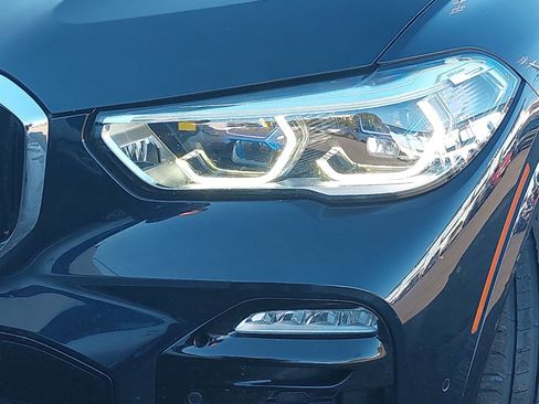 Used 2019 BMW X5 xDrive50i w/ M Sport Package image 32