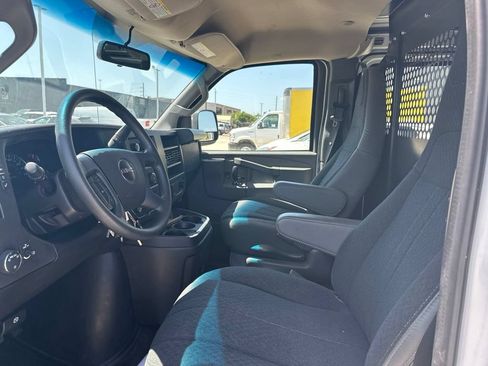 Used 2025 GMC Savana 2500 w/ Driver Convenience Package RWD image 3