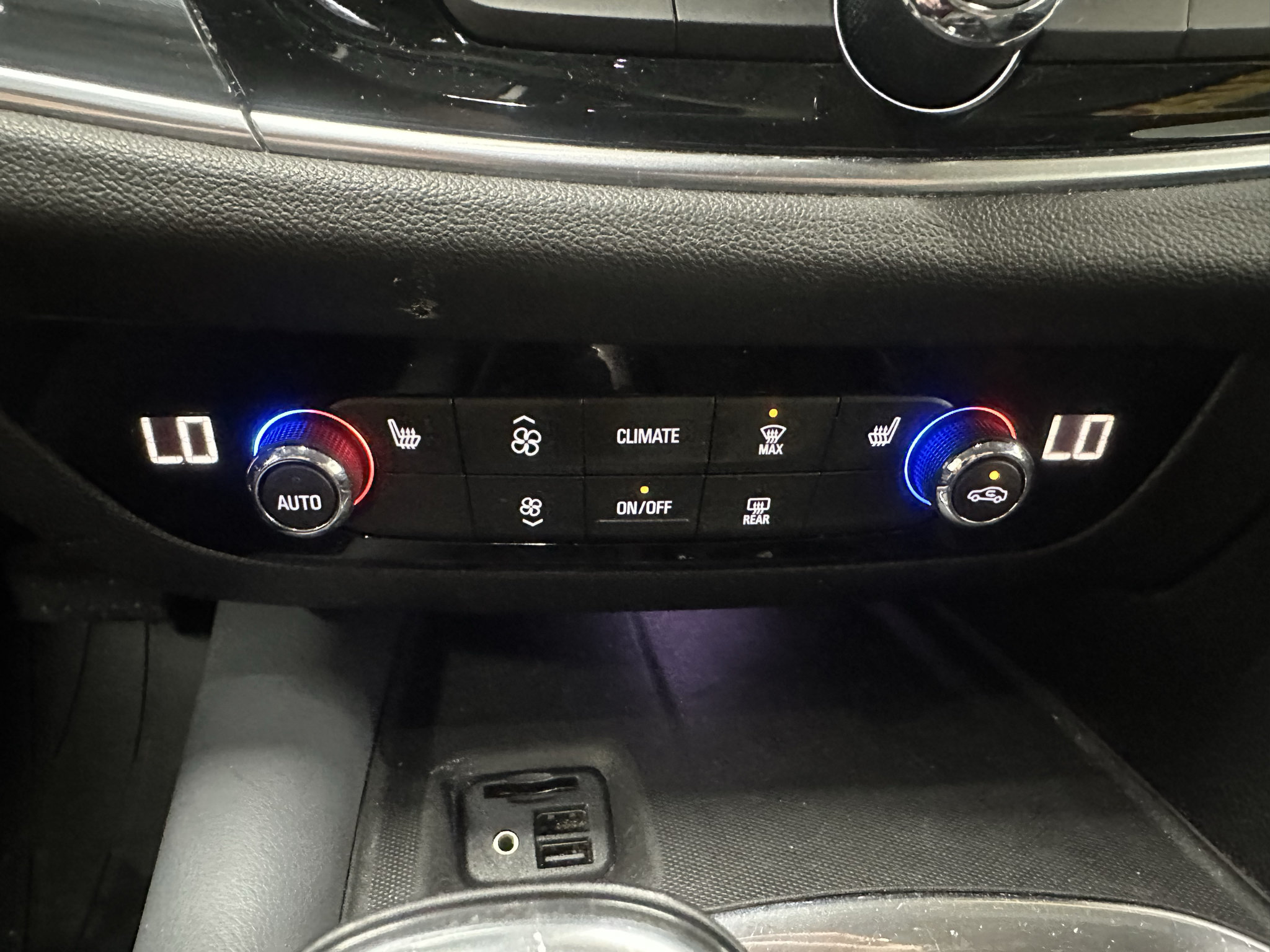 Certified 2020 Buick Enclave Essence w/ Trailering Package, 5000 lbs. AWD/4WD image 34