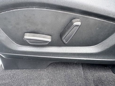 Used 2021 Ford Explorer Base image 18