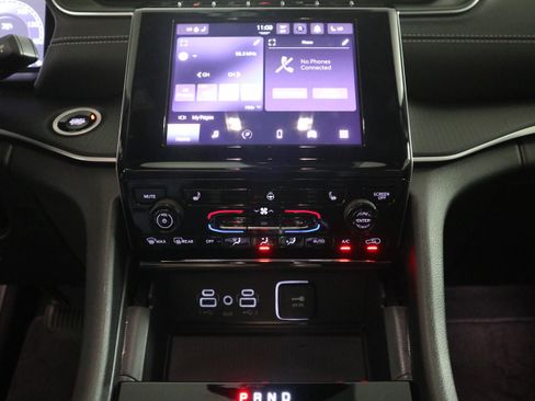 New 2025 Jeep Grand Cherokee L Altitude image 25