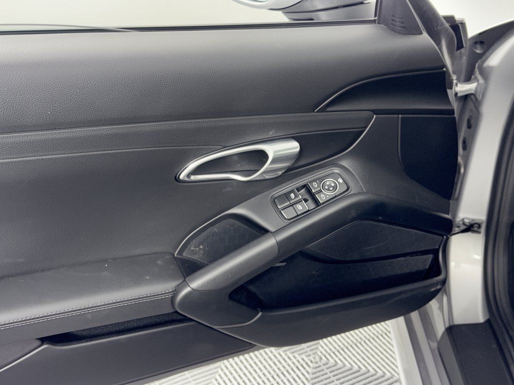 Certified 2021 Porsche 718 Cayman S RWD image 15