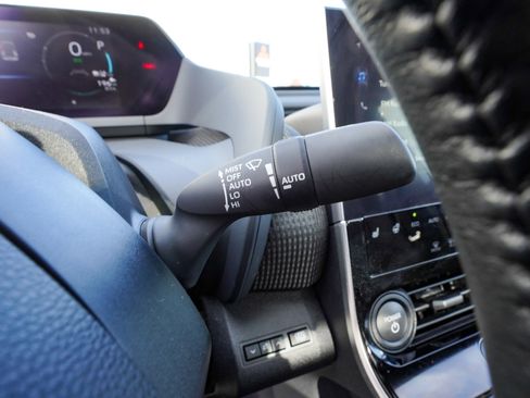 Used 2025 Toyota bZ4X AWD image 27