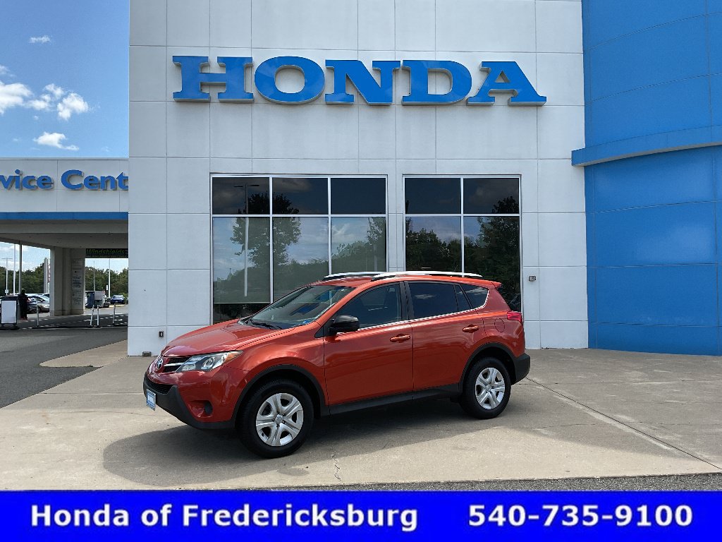 Used 2015 Toyota RAV4 LE AWD/4WD image 1