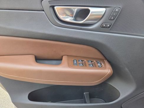 Certified 2024 Volvo XC60 B5 Plus AWD/4WD image 42