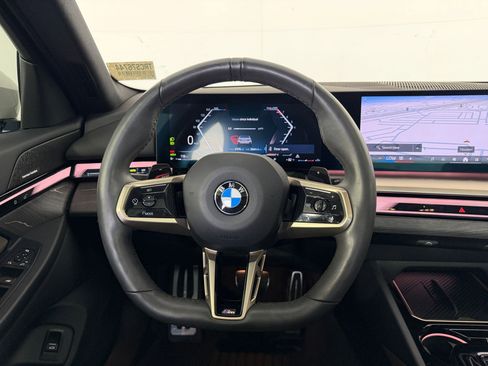 Used 2024 BMW 540i xDrive w/ Executive Package image 15