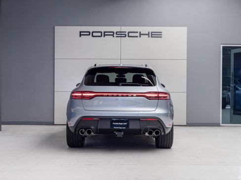 Certified 2026 Porsche Macan AWD/4WD image 6