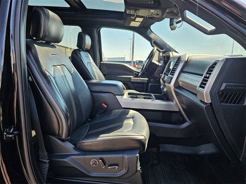 Used 2020 Ford F350 Platinum w/ FX4 Off-Road Package image 15