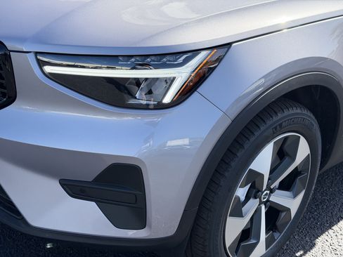 New 2026 Volvo XC40 B5 Core AWD/4WD image 7