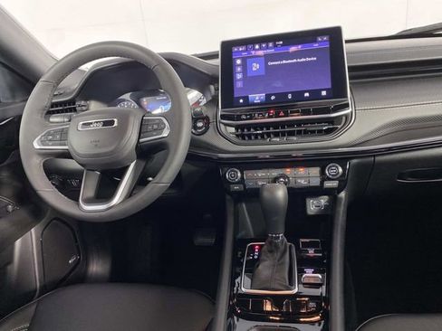 Used 2024 Jeep Compass Latitude w/ Sun and Sound Group AWD/4WD image 14
